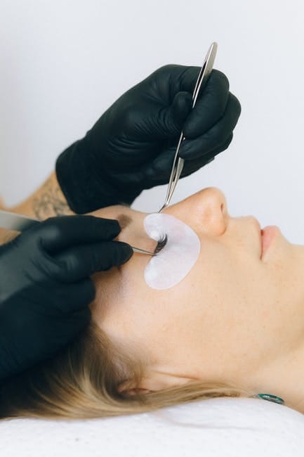 how to remove eyelash glue-illusionst.com